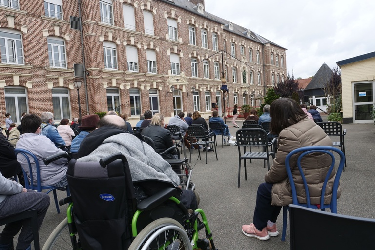 main_title - _1122631.jpg