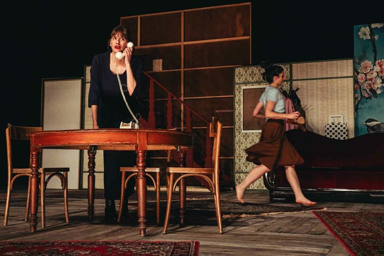 main_title - https---www.ntgent.be-assets-files-productions-Seizoen-23-24-HDT5-IMGL6803_web-c-Michiel-Devijver.jpg