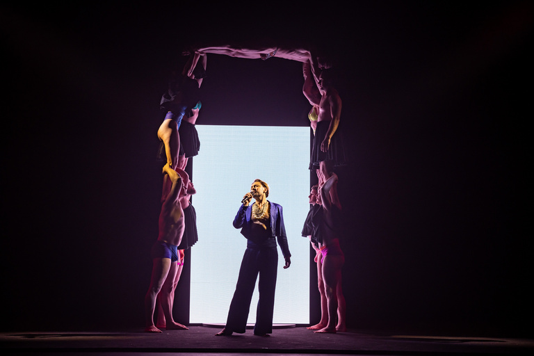 main_title - The Mirror - Gravity and Other Myths_Sydney Opera House_credit-Daniel Boud_008.jpg