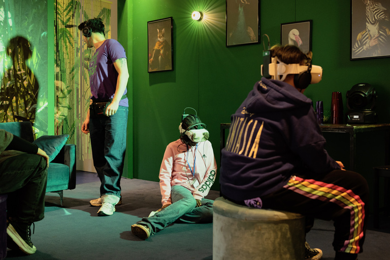 main_title - 2025_02_04_Installation Immersive Crari-or-not_Lycéens©Théâtre de la ville_Nadège Le Lezec_13.jpg