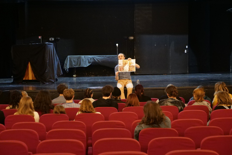 main_title - 2425 - ArtsDus 2.JPG