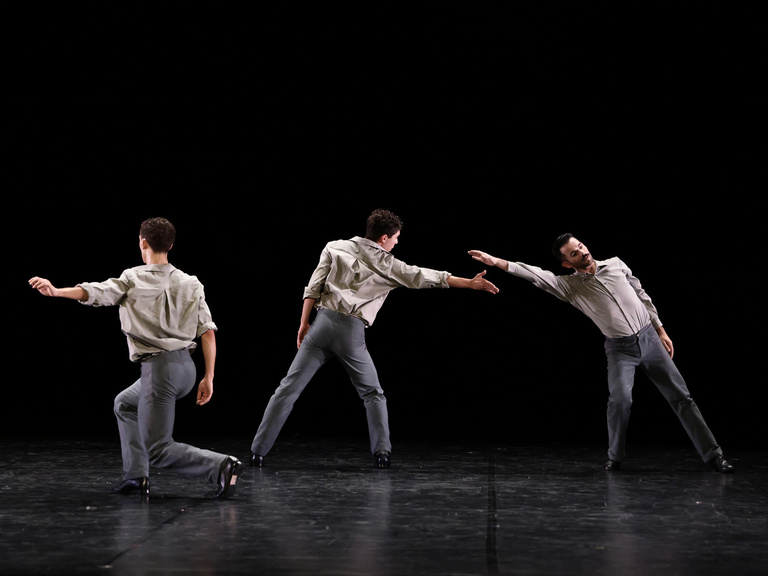 main_title - The-Fugue---Twyla-Tharp-(c)-Cesar-Vayssié-6.jpg